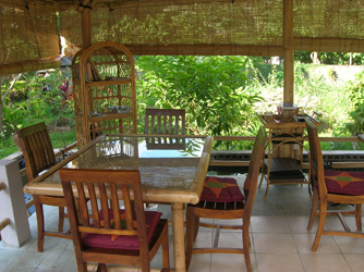 Villa Manuk Restaurant